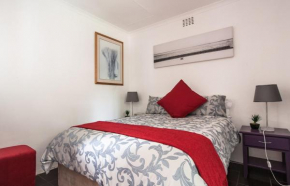 Garden Cottage in Richmond nr Melville